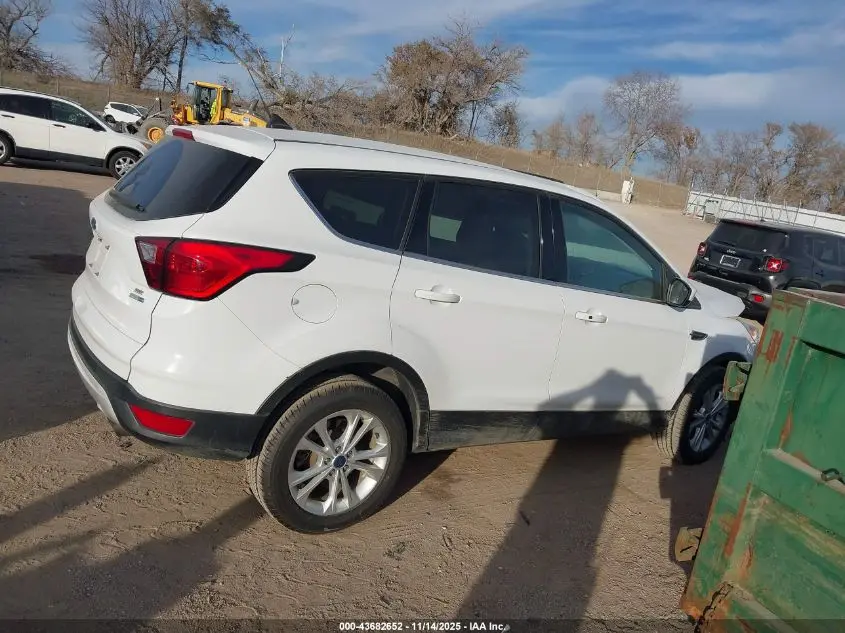 2019 FORD ESCAPE SE
