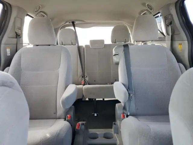 2016 TOYOTA SIENNA LE  