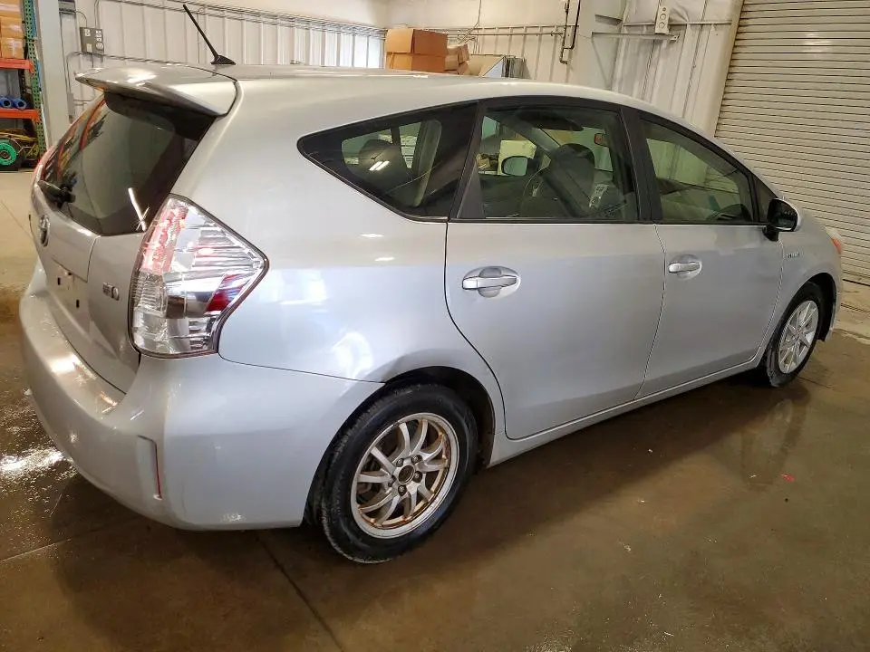 2012 TOYOTA PRIUS V TWO  