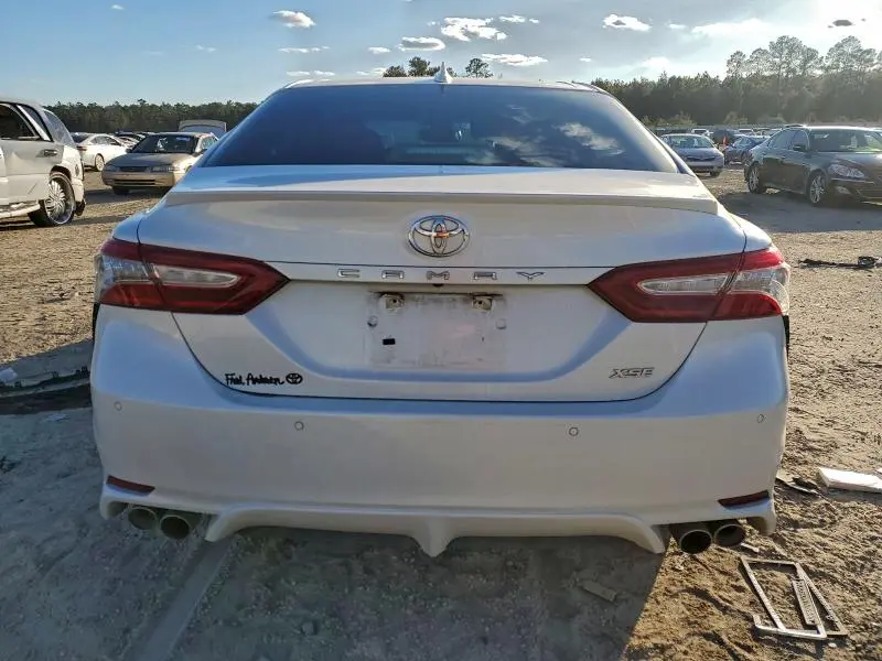 2018 TOYOTA CAMRY XSE  