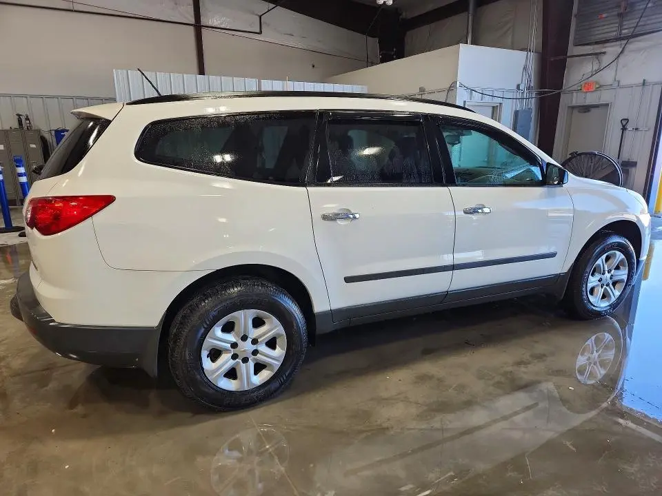 2012 CHEVROLET TRAVERSE LS  