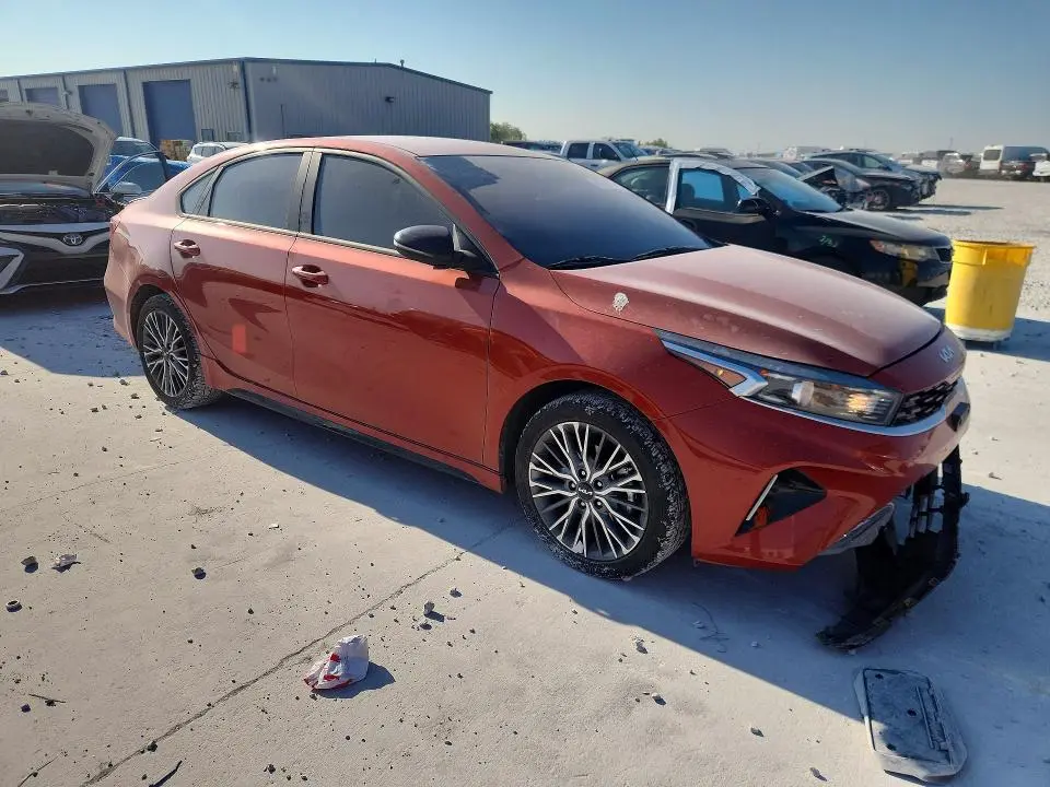 2023 KIA FORTE GT LINE  