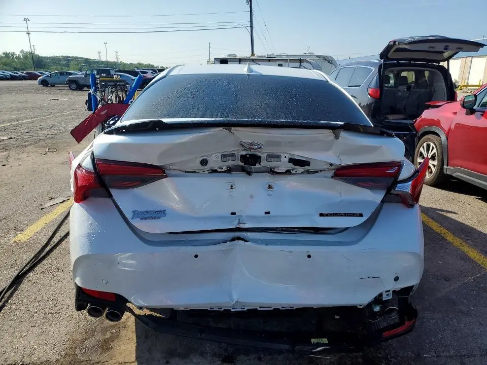 2019 TOYOTA AVALON TOURING  