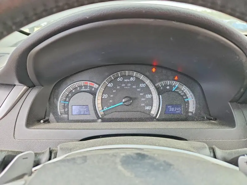 2013 TOYOTA CAMRY SE  