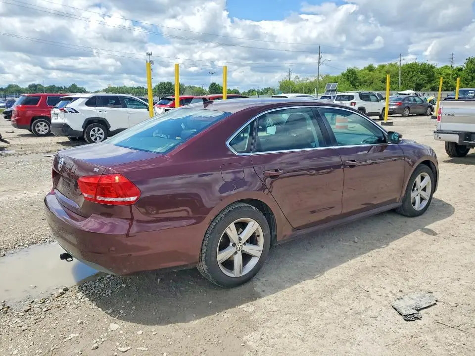 2013 VOLKSWAGEN PASSAT SE  