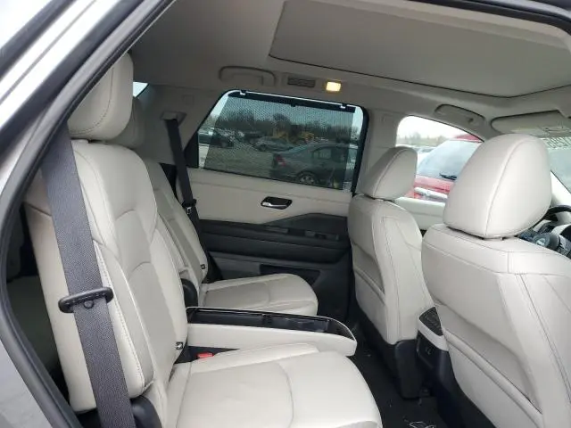 2023 NISSAN PATHFINDER SL