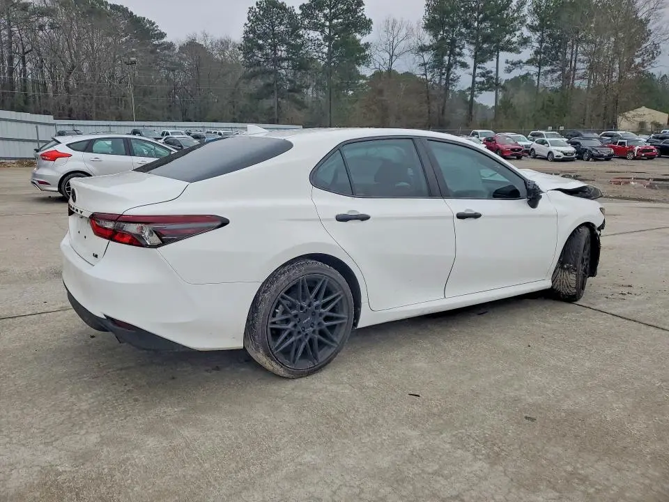 2021 TOYOTA CAMRY LE  