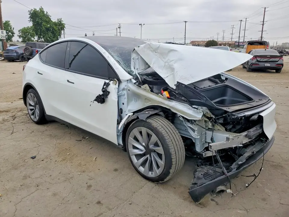2026 TESLA MODEL Y   