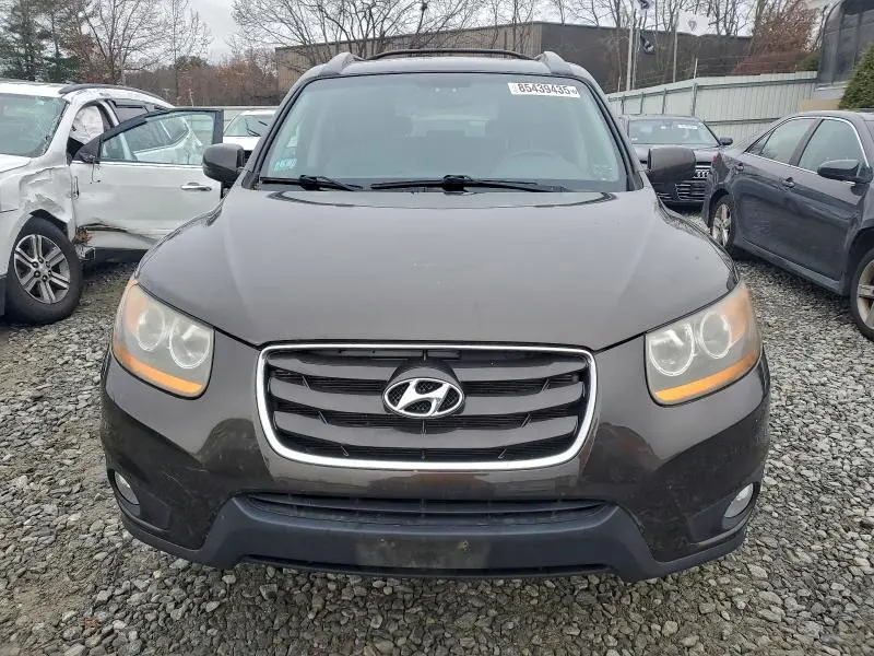 2011 HYUNDAI SANTA FE SE  