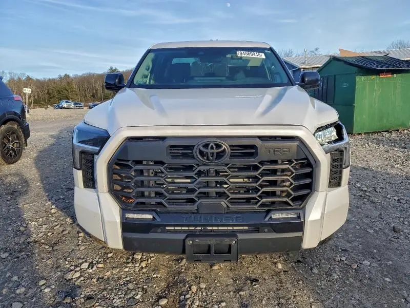 2024 TOYOTA TUNDRA CREWMAX LIMITED  