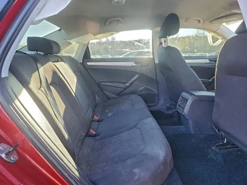 2016 VOLKSWAGEN PASSAT S  