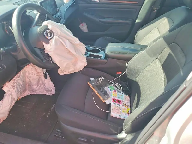2024 NISSAN ALTIMA SV  