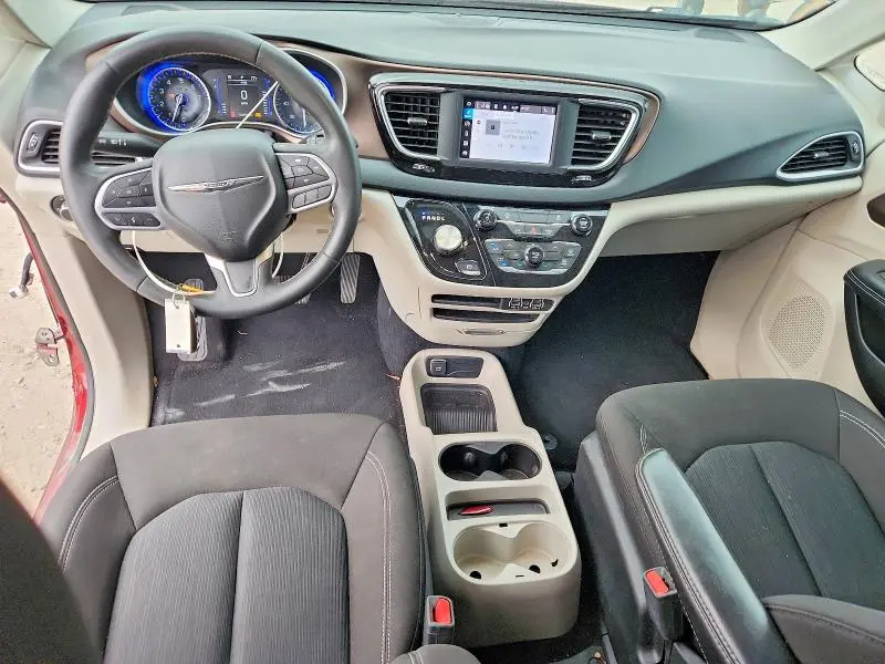 2022 CHRYSLER VOYAGER LX  