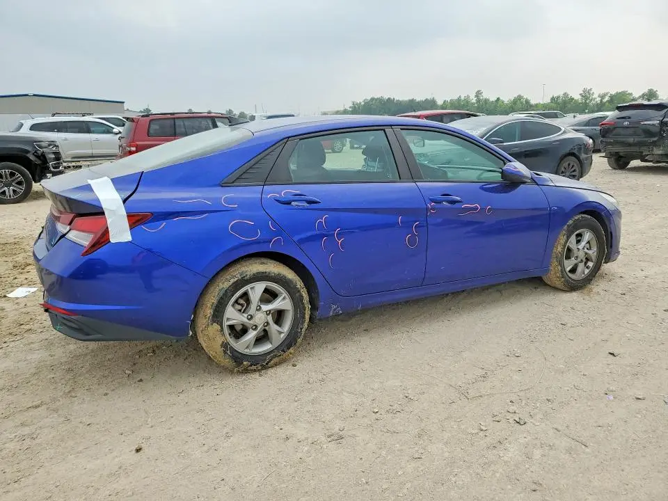 2022 HYUNDAI ELANTRA SE  