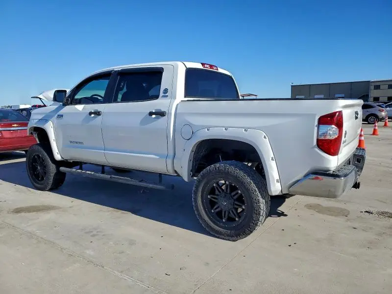 2015 TOYOTA TUNDRA CREWMAX SR5  