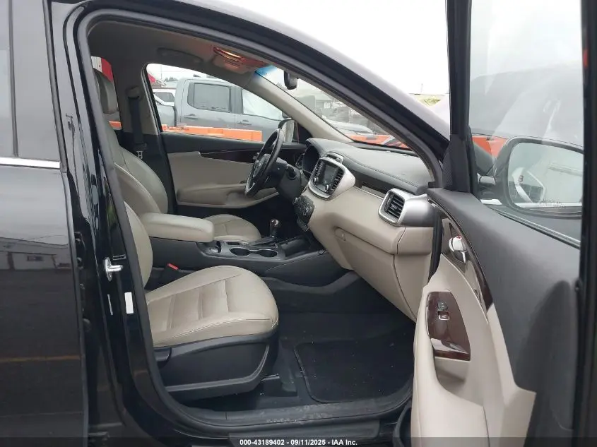 2017 KIA SORENTO 2.4L LX