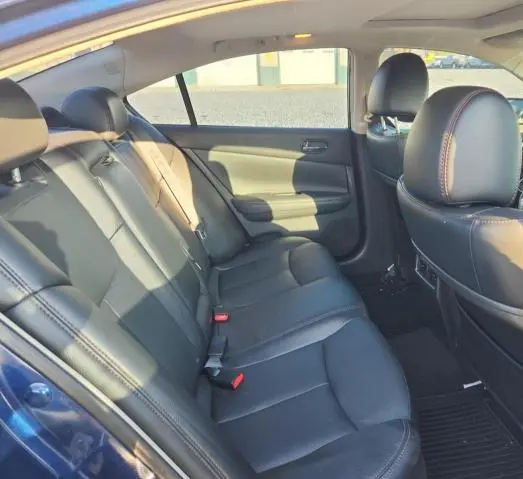 2011 NISSAN MAXIMA S  