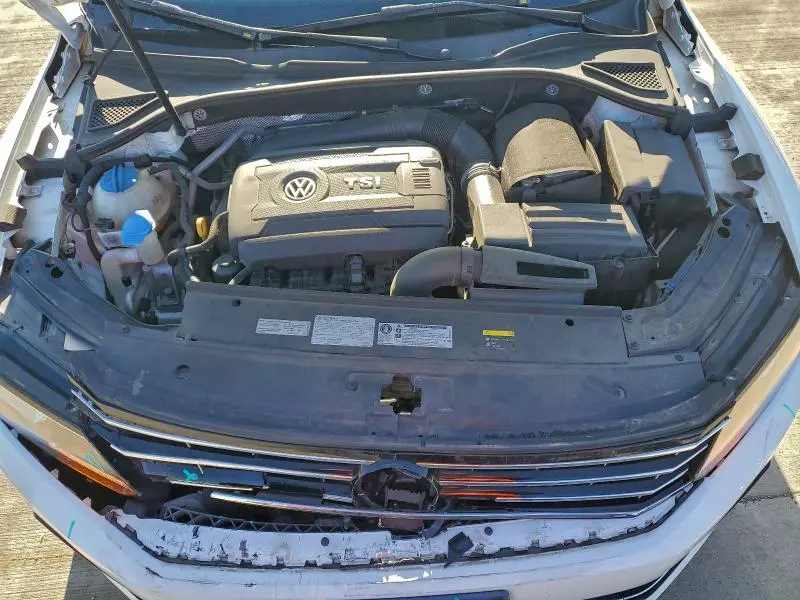 2016 VOLKSWAGEN PASSAT SE  