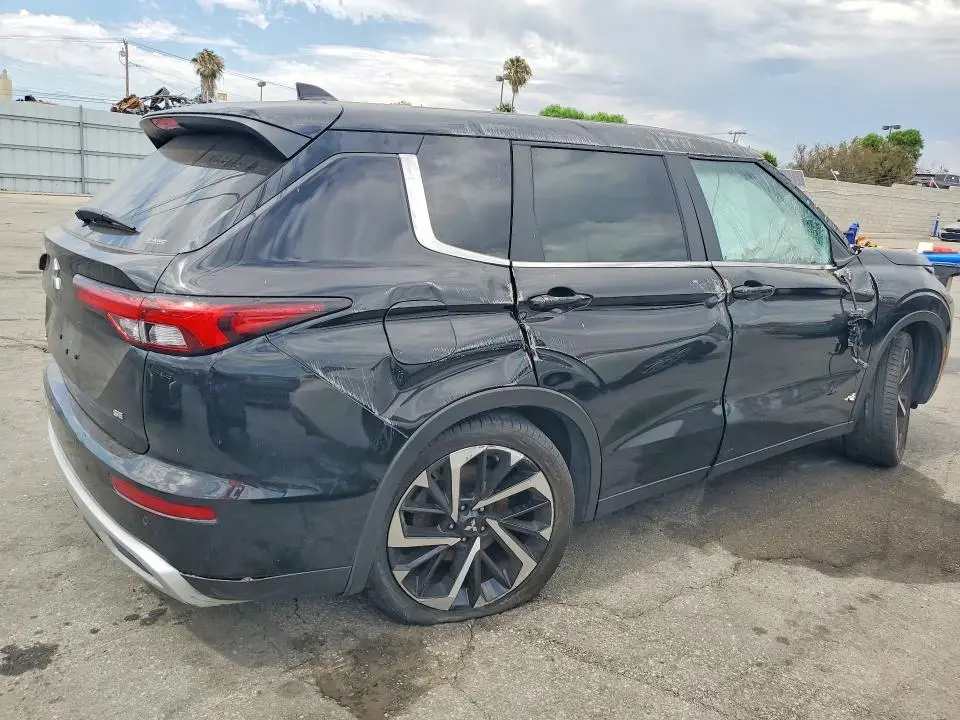 2024 MITSUBISHI OUTLANDER SE  