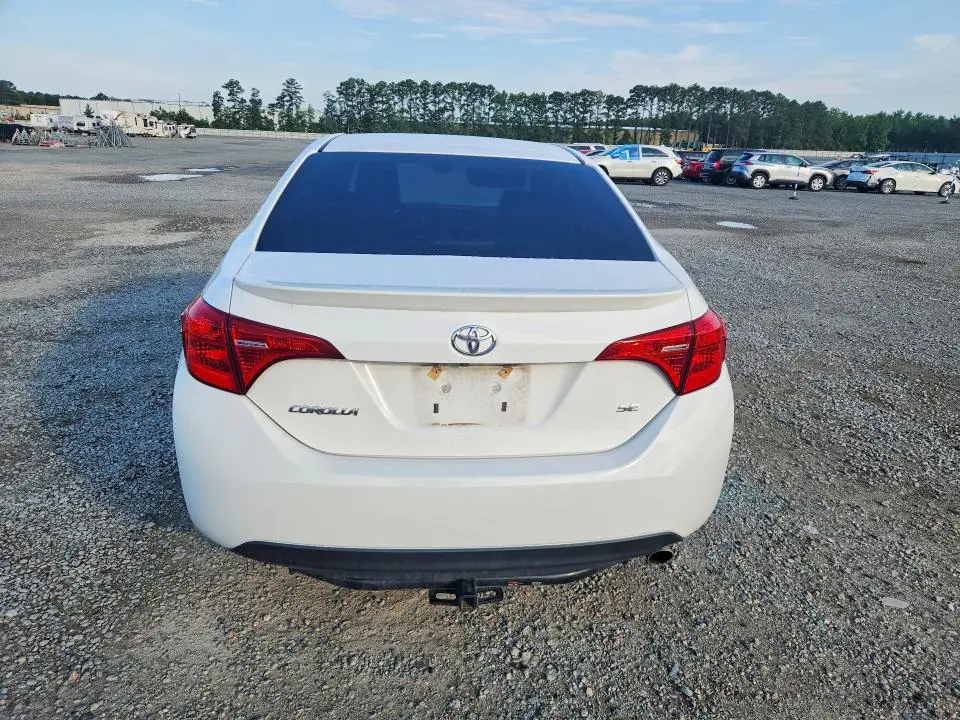 2018 TOYOTA COROLLA SE  