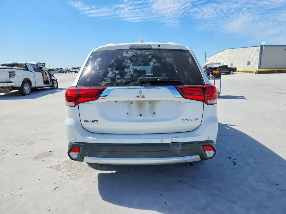 2018 MITSUBISHI OUTLANDER ES  