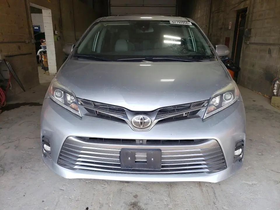 2019 TOYOTA SIENNA LIMITED PREMIUM 7-PASSENGER  