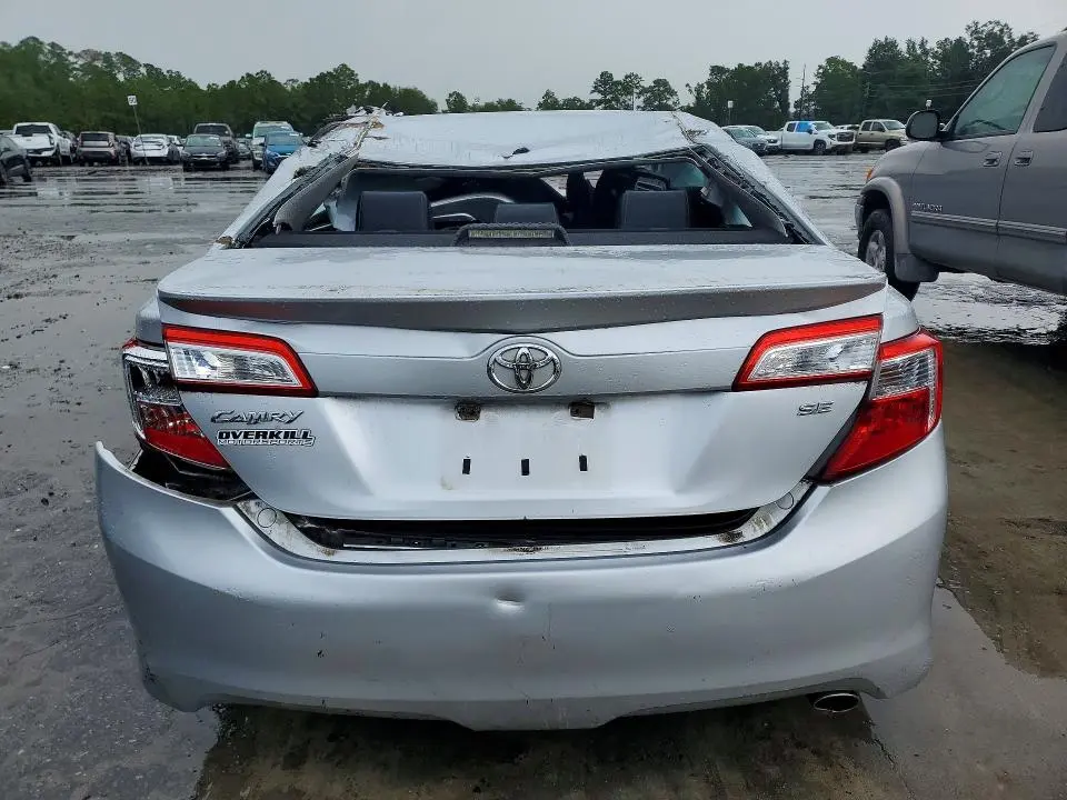2012 TOYOTA CAMRY SE  