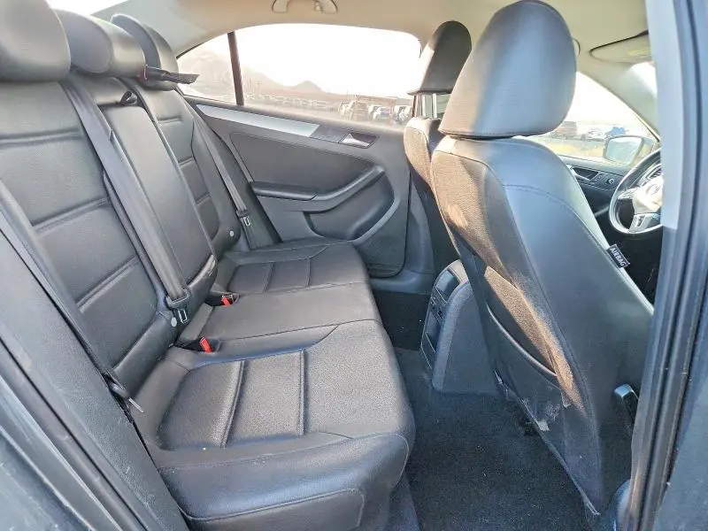 2013 VOLKSWAGEN JETTA SE  