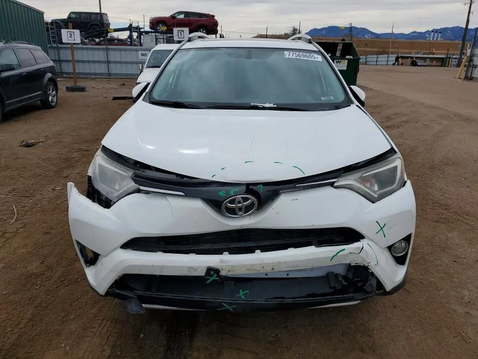 2016 TOYOTA RAV4 XLE  