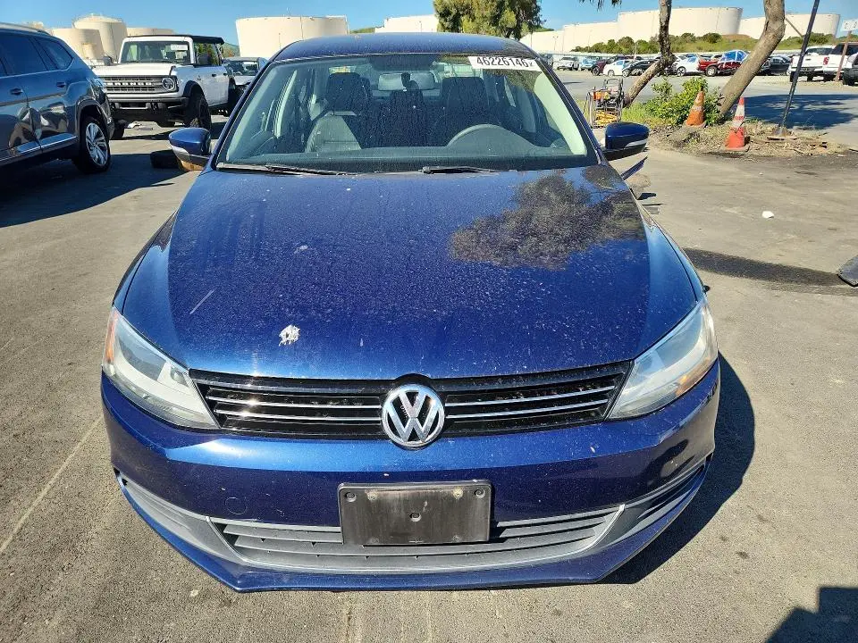 2013 VOLKSWAGEN JETTA SE  