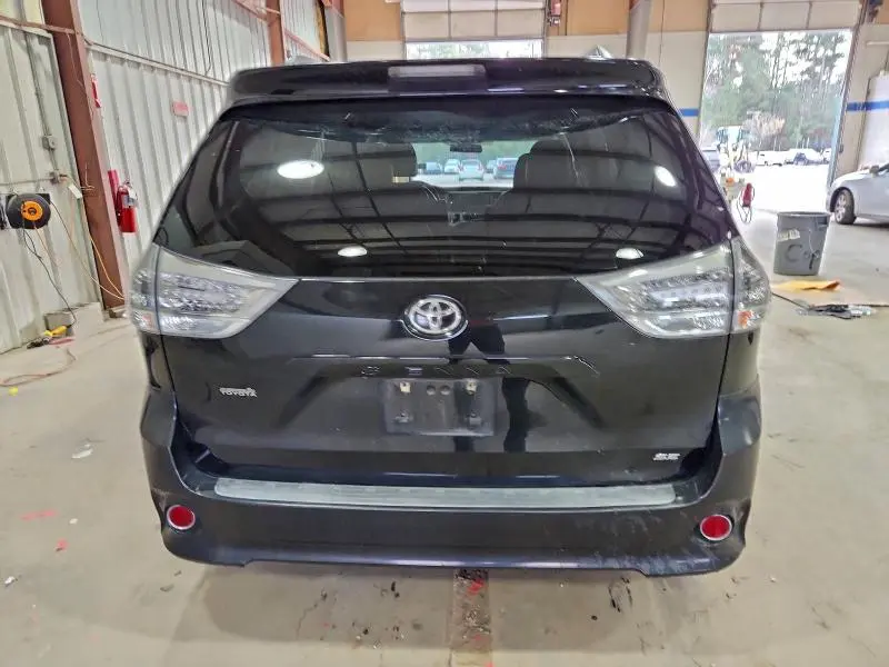 2011 TOYOTA SIENNA SPORT  