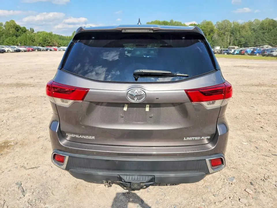 2018 TOYOTA HIGHLANDER LIMITED PLATINUM  