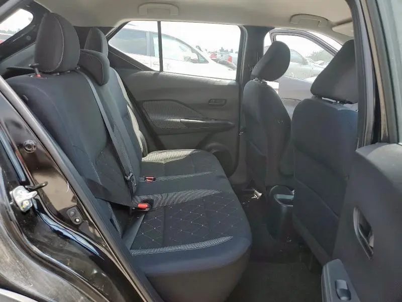 2019 NISSAN KICKS S  