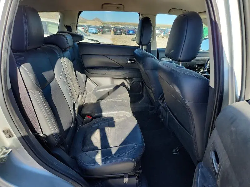 2020 MITSUBISHI OUTLANDER SE  