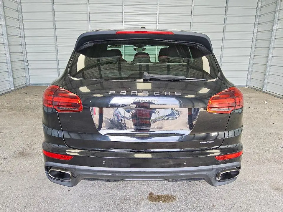 2016 PORSCHE CAYENNE   
