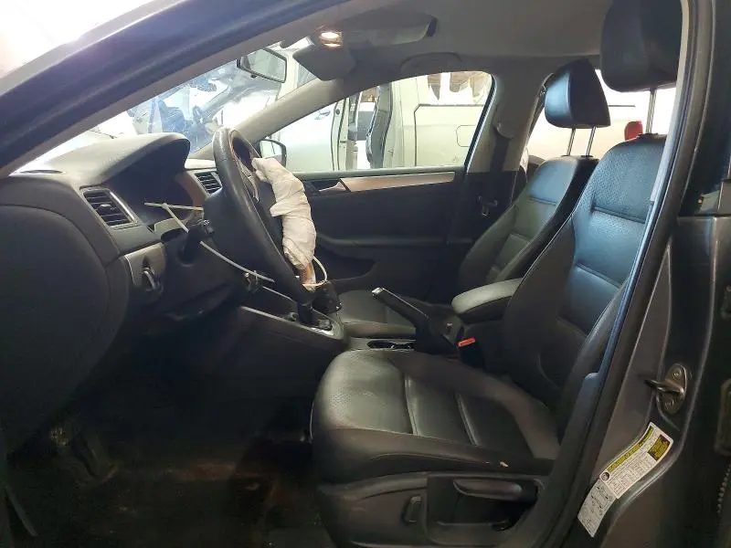 2013 VOLKSWAGEN JETTA SE  