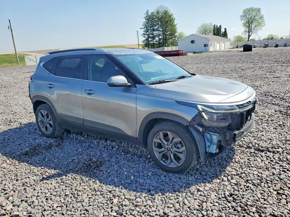 2024 KIA SELTOS S  