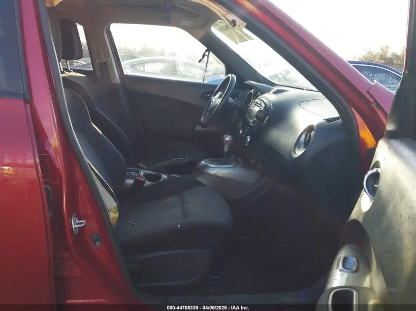 2015 NISSAN JUKE SV