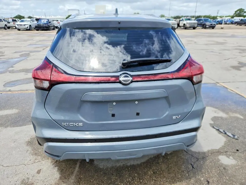 2024 NISSAN KICKS SV  