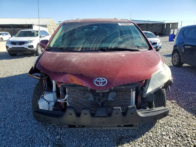 2011 TOYOTA SIENNA LE  