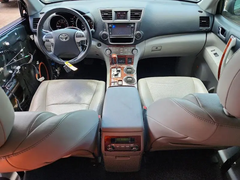 2013 TOYOTA HIGHLANDER LIMITED  