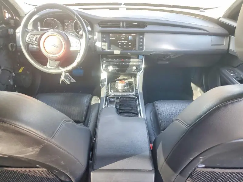 2017 JAGUAR XF PRESTIGE  