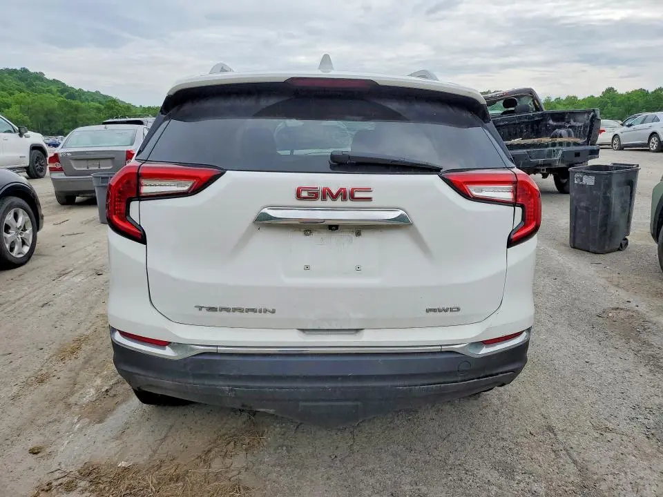 2024 GMC TERRAIN SLT  