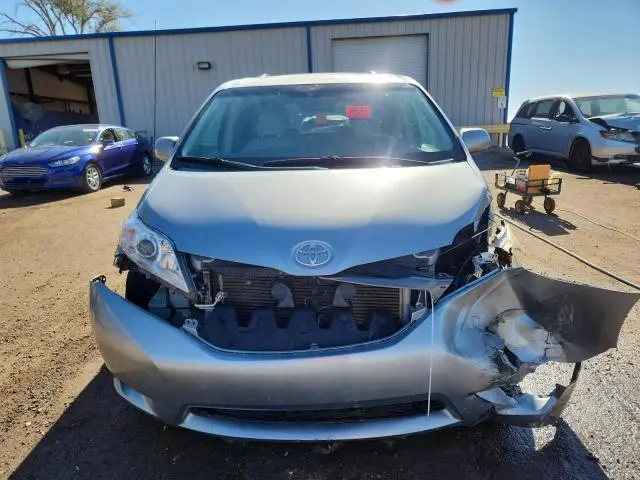 2013 TOYOTA SIENNA XLE  