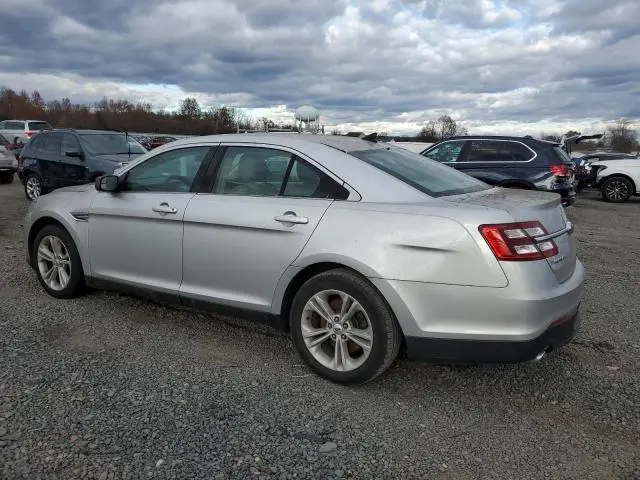 2015 FORD TAURUS SE  