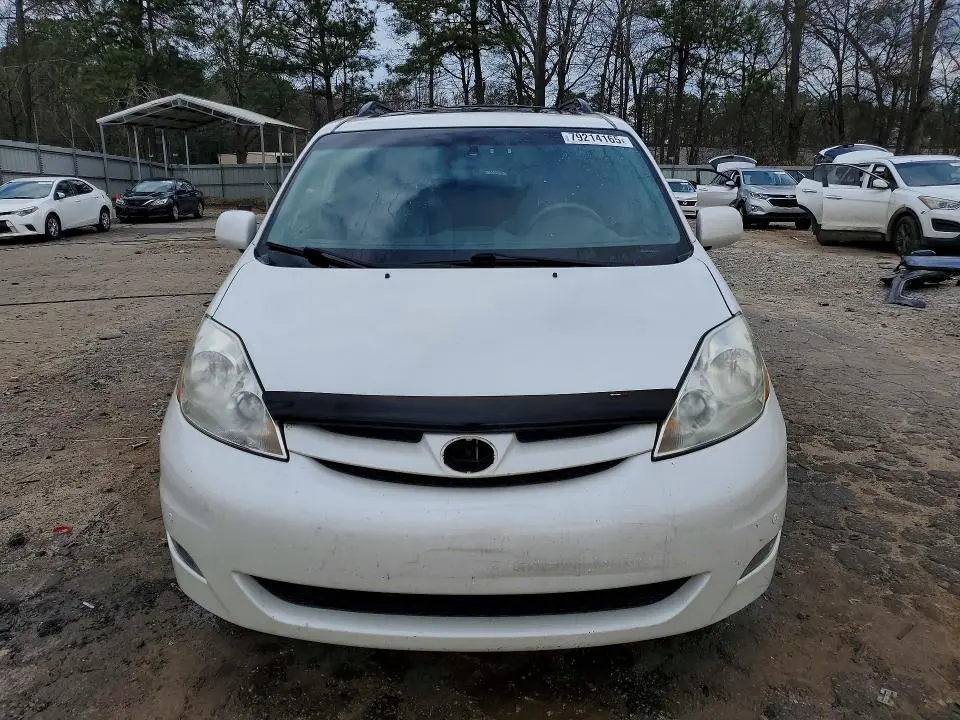 2010 TOYOTA SIENNA XLE  