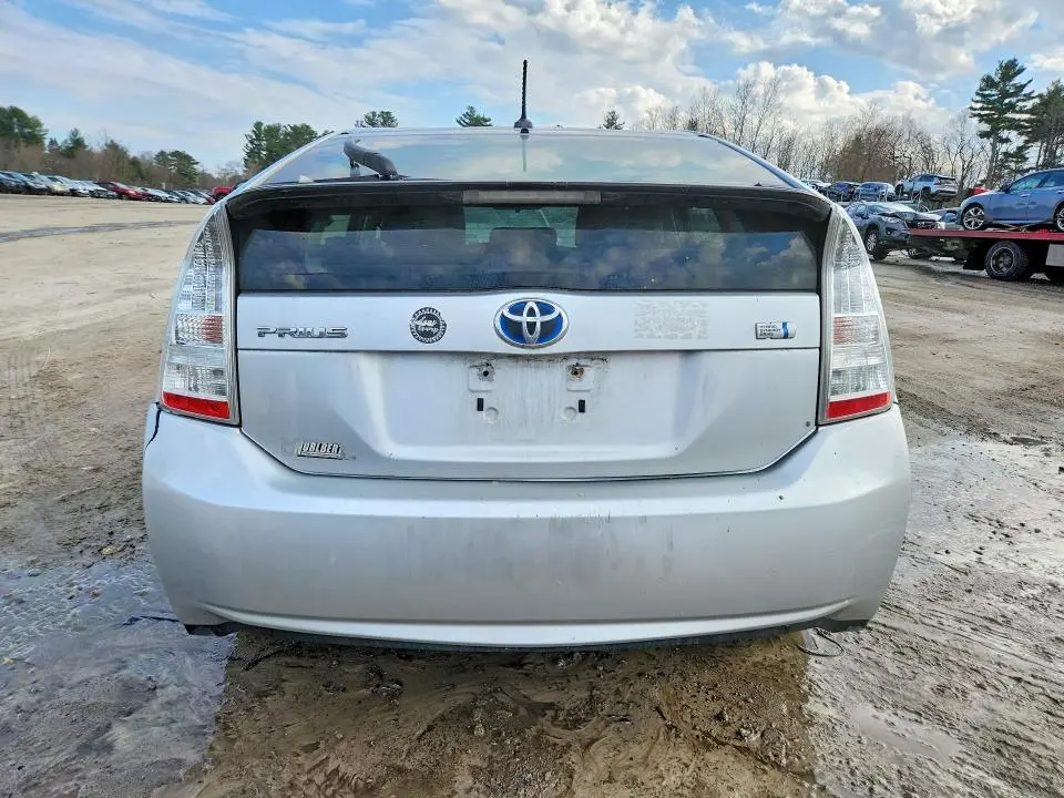 2010 TOYOTA PRIUS III  