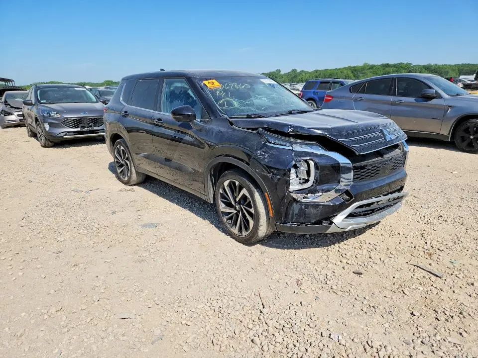2024 MITSUBISHI OUTLANDER SE  