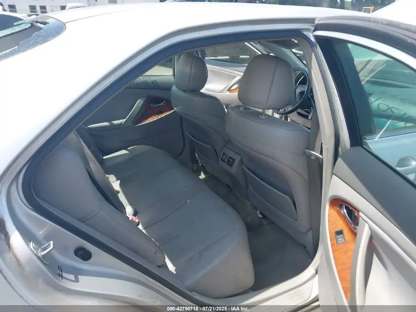 2010 TOYOTA CAMRY XLE
