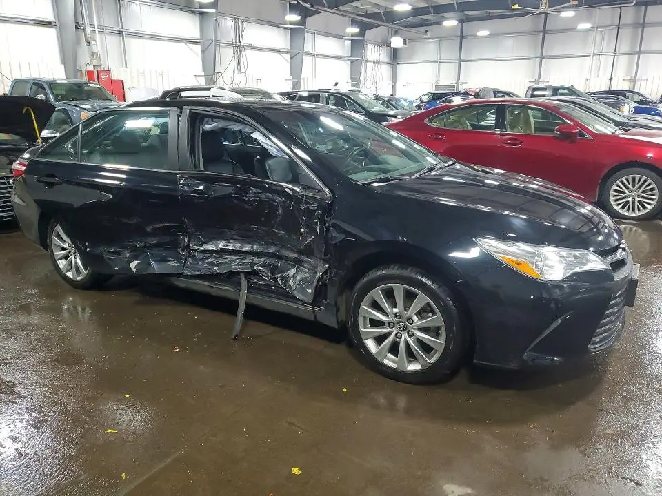 2017 TOYOTA CAMRY XLE  